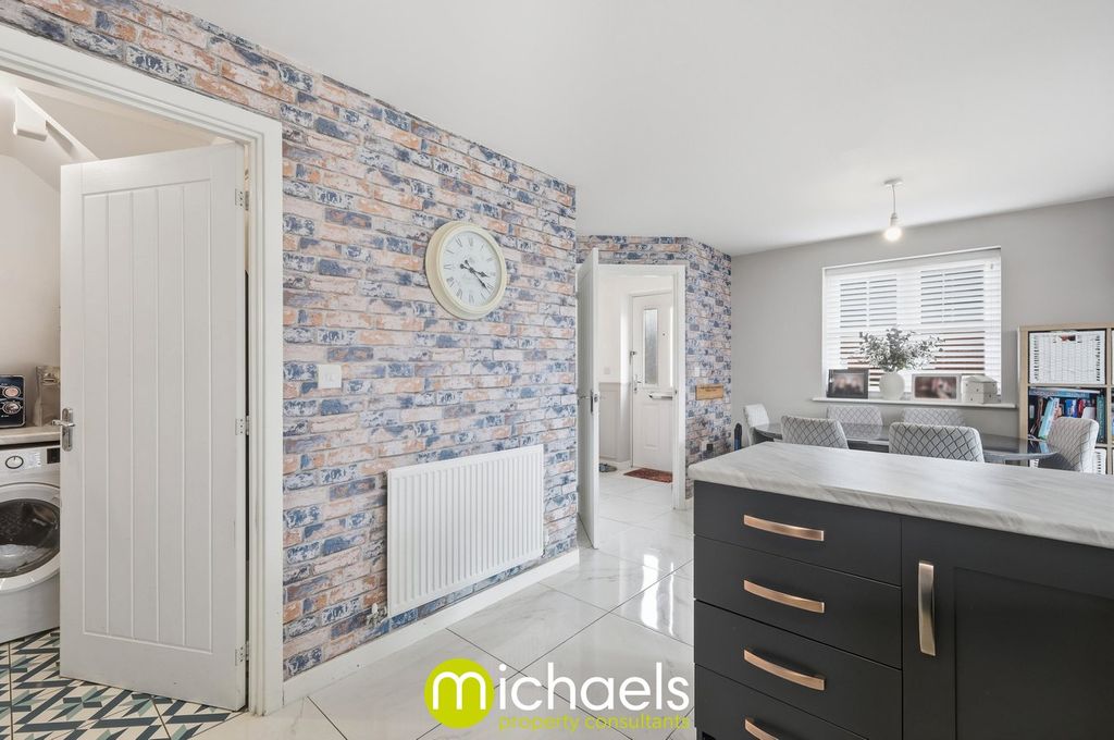 Property photo 3 of 23