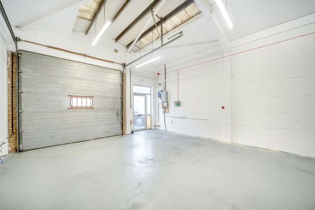 Property photo 3 of 5 Unit 14