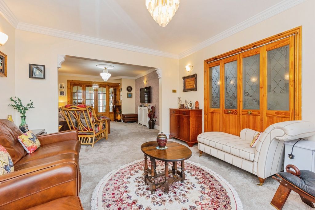 Property photo 3 of 26 Pbox-Img.Jpg