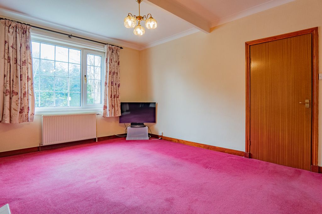 Property photo 3 of 28