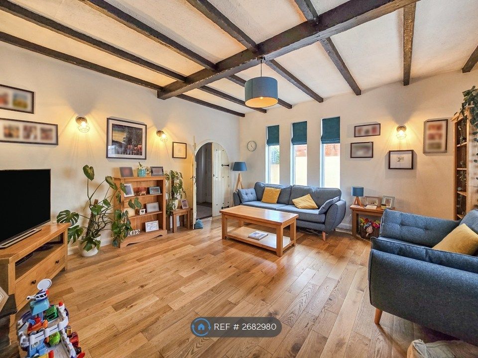 Property photo 3 of 33