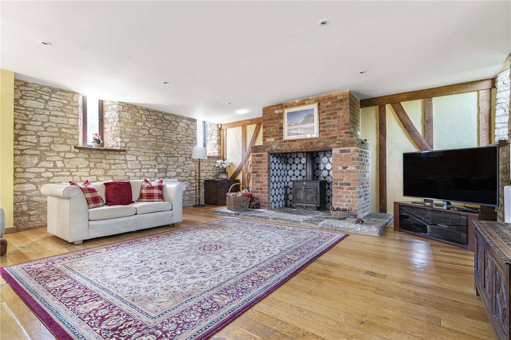 Property photo 2 of 21 Picture No. 31