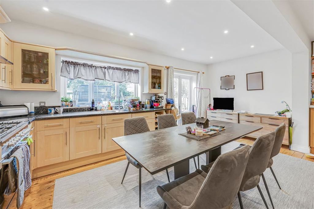 Property photo 3 of 5