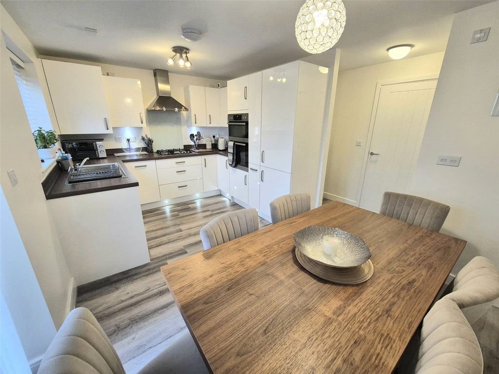 Property photo 2 of 19 Picture No. 26