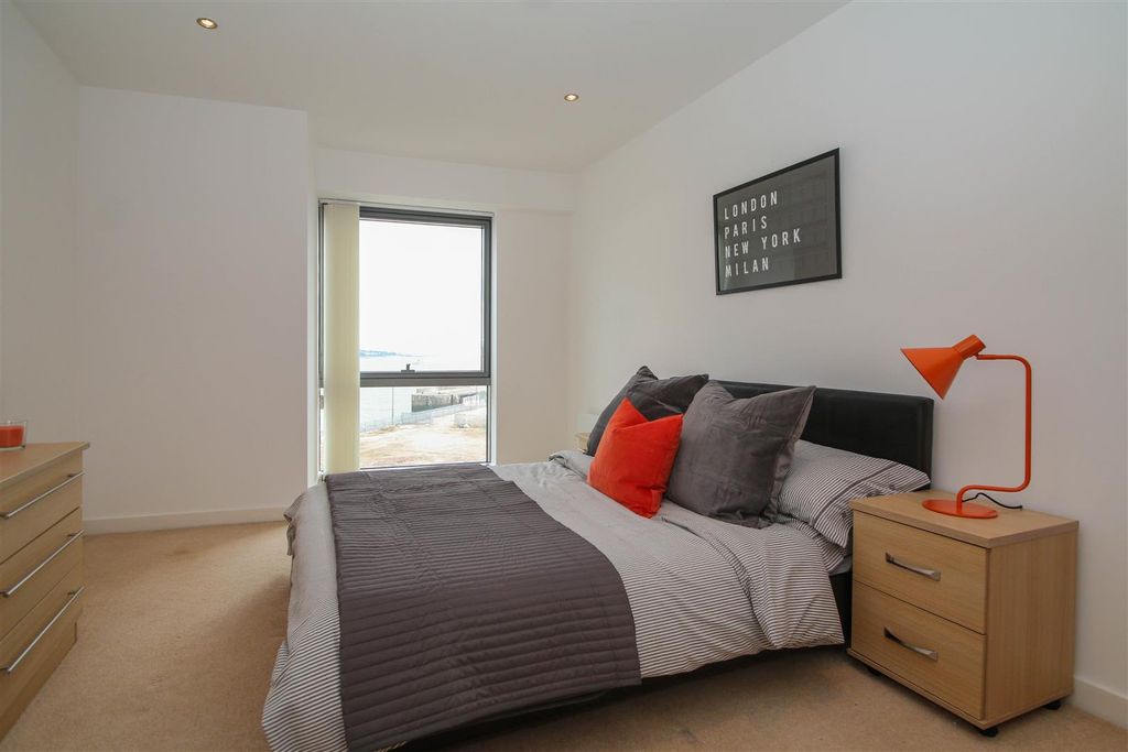 Property photo 3 of 5 Bedroom