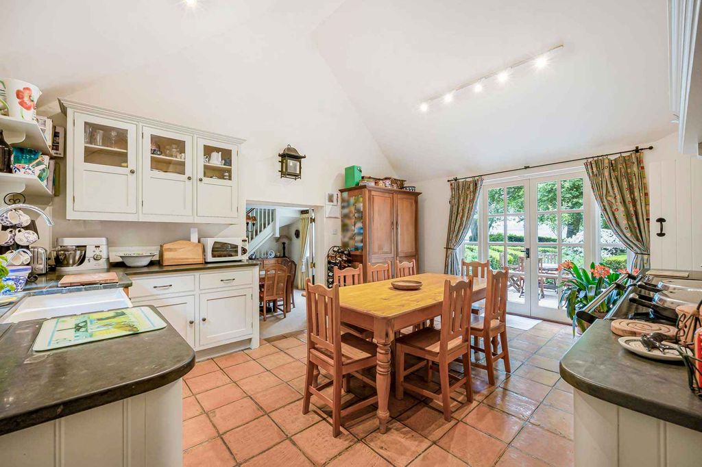 Property photo 3 of 29