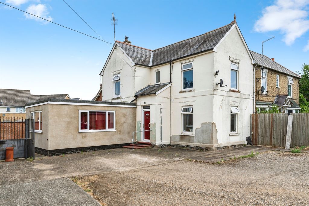Property photo 1 of 26