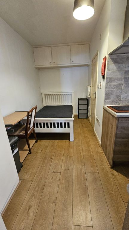 Property photo 1 of 6 1 Bed Flat To Rent Crawley Road, Luton Lu1