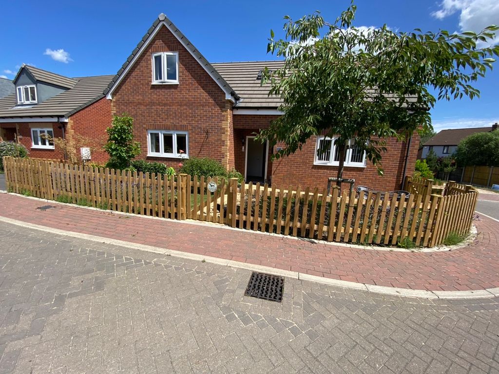 Property photo 1 of 20