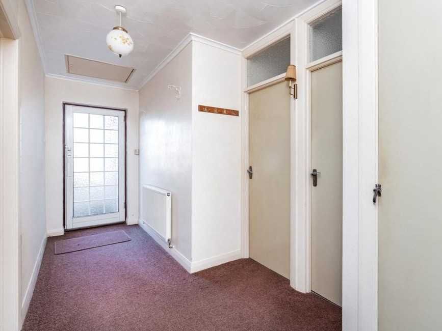 Property photo 3 of 12 Entrance Hall