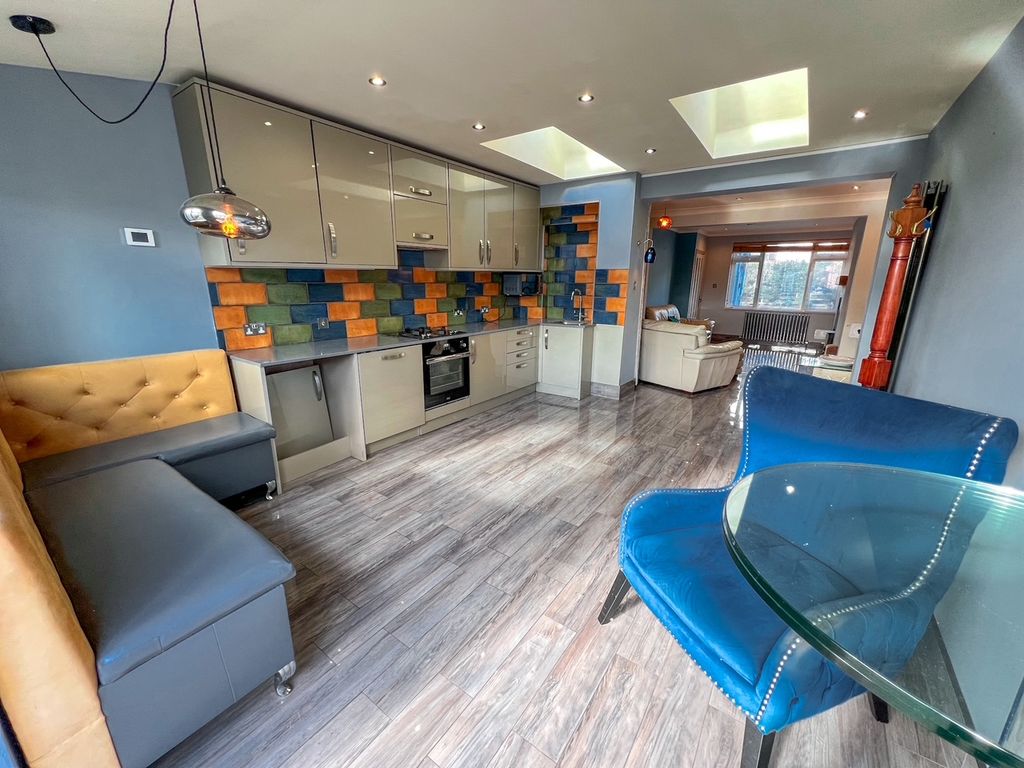 Property photo 3 of 49