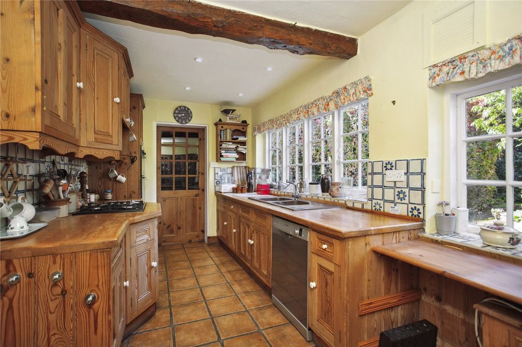 Property photo 2 of 17 Kitchen