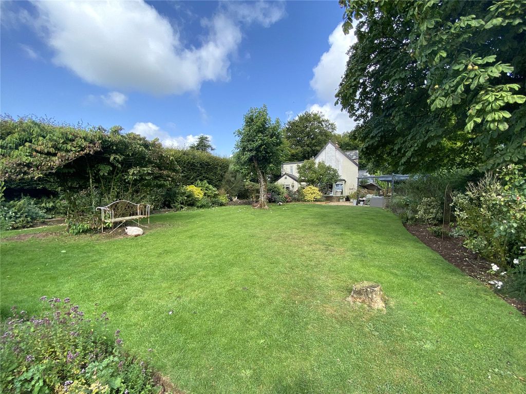 Property photo 3 of 20 Garden