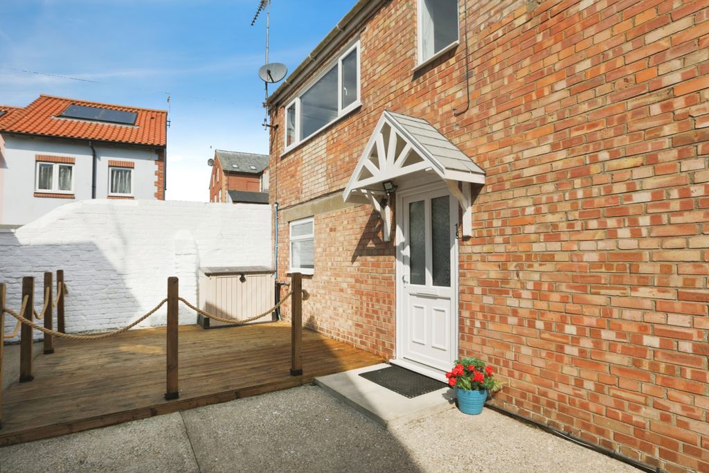 Property photo 1 of 14 Outside