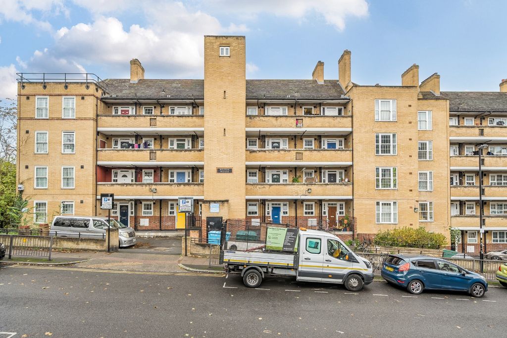 Property photo 1 of 15 4570240