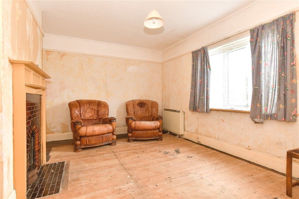 Property photo 2 of 14 Lounge