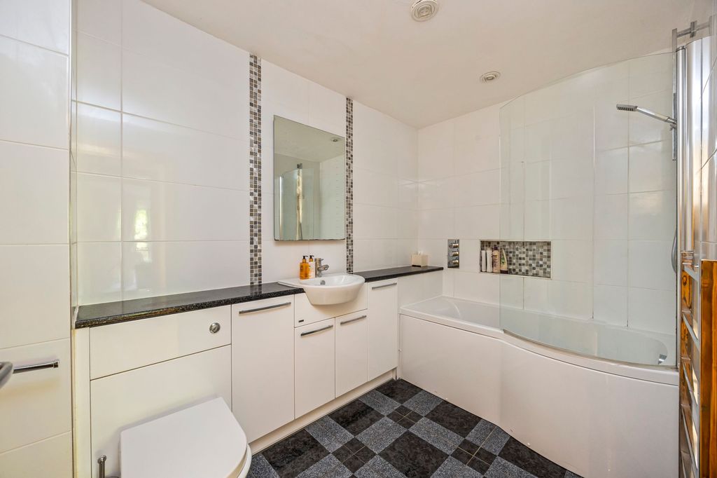Additional image 15 of 3 bed flat for saleBolnore Road, Chapel Heights Bolnore Road RH16
