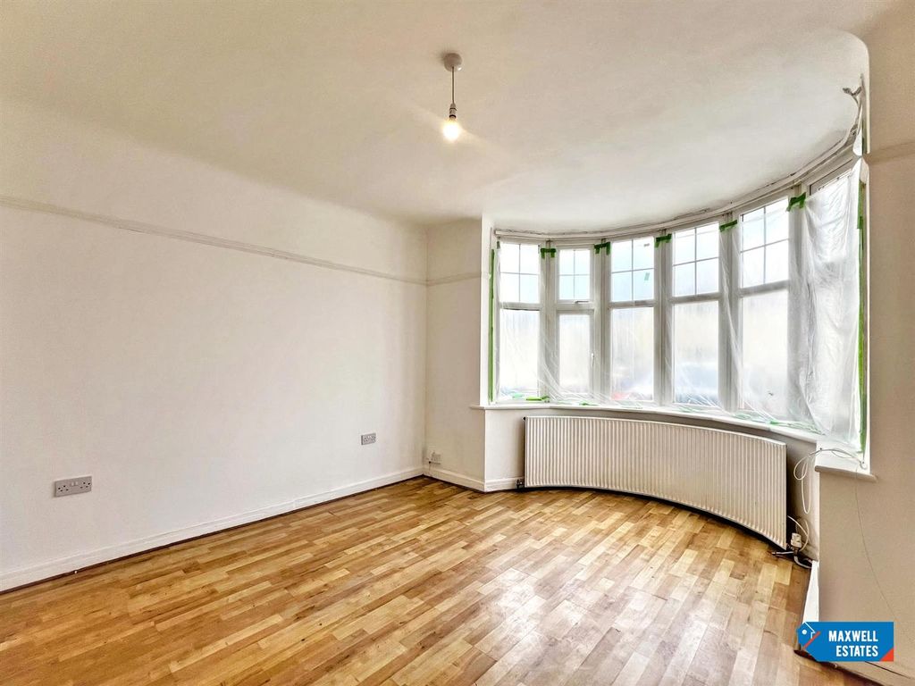 Property photo 3 of 16 Chruch Lane 10.Jpg