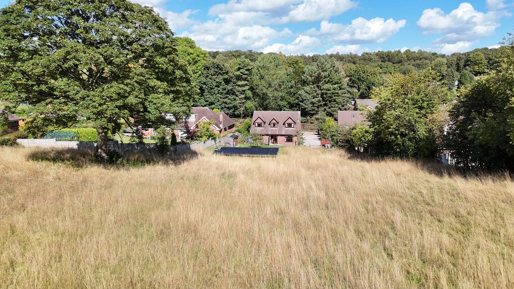 Property photo 2 of 27