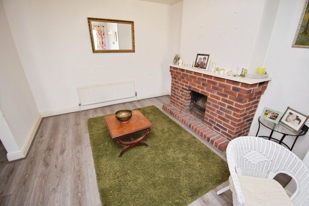 Property photo 3 of 18 Living Room