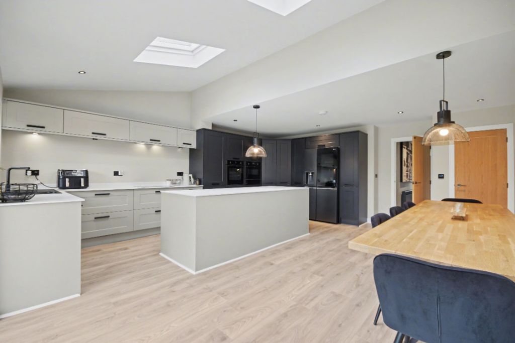 Property photo 2 of 31 Kitchen Diner