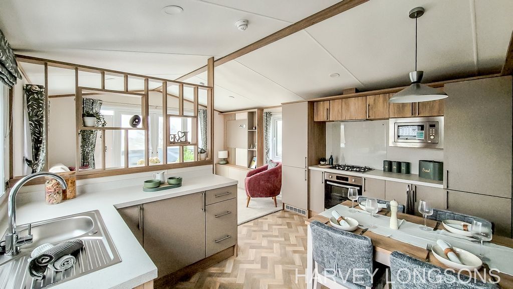 Property photo 2 of 17 Regal Hemsworth 9