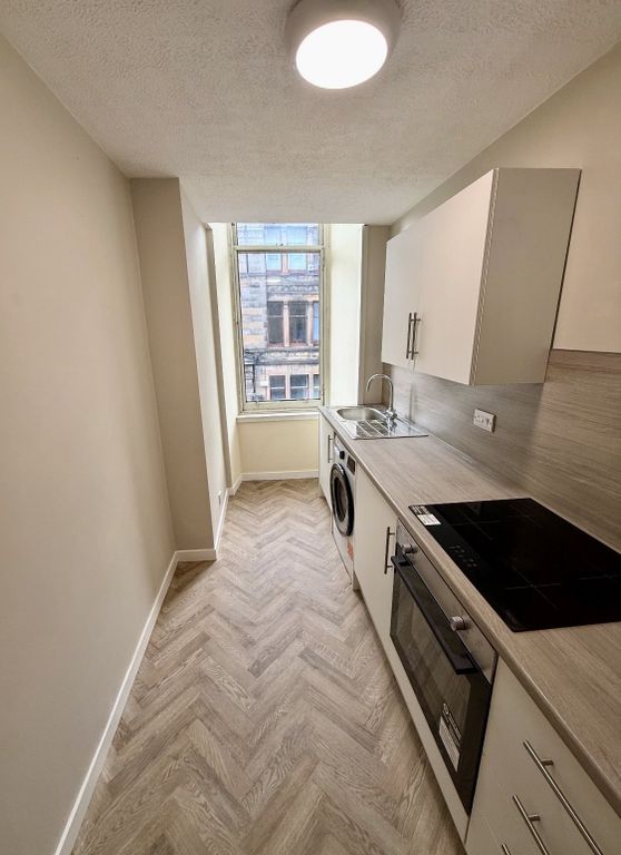 Property photo 1 of 6 Kitchen