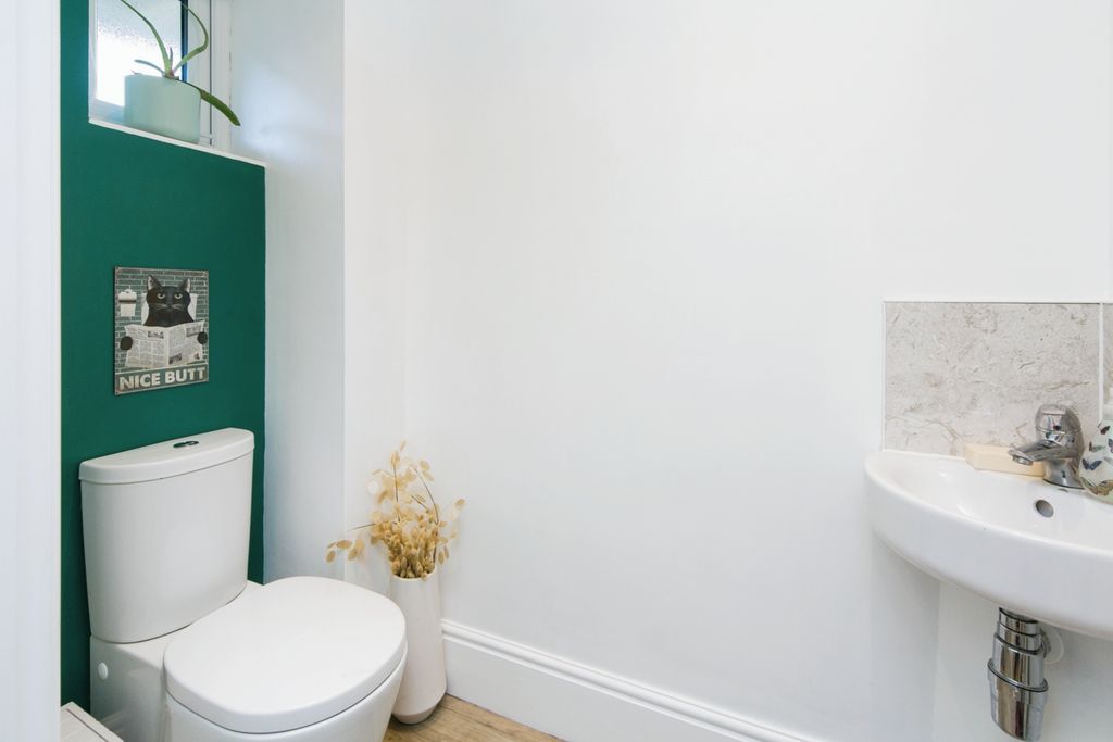 Property photo 3 of 18 Photography