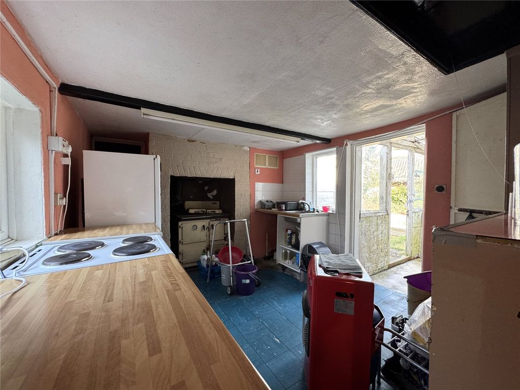 Property photo 2 of 26 Picture No. 29