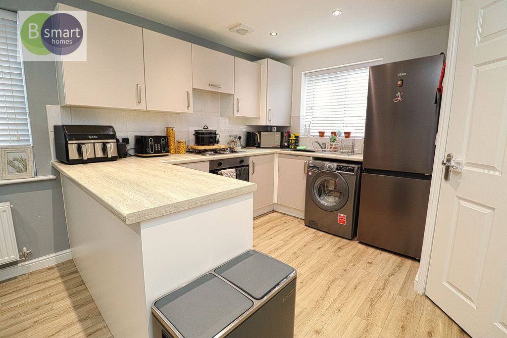 Property photo 2 of 14 Img_2652