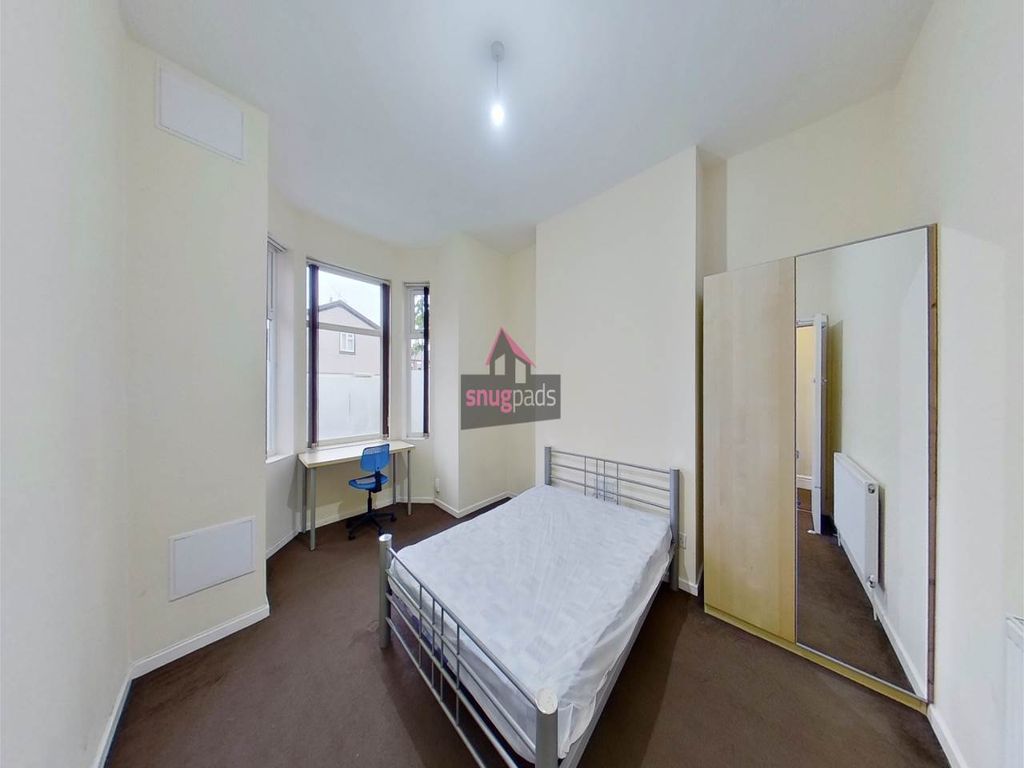 Property photo 1 of 14 Bed 1