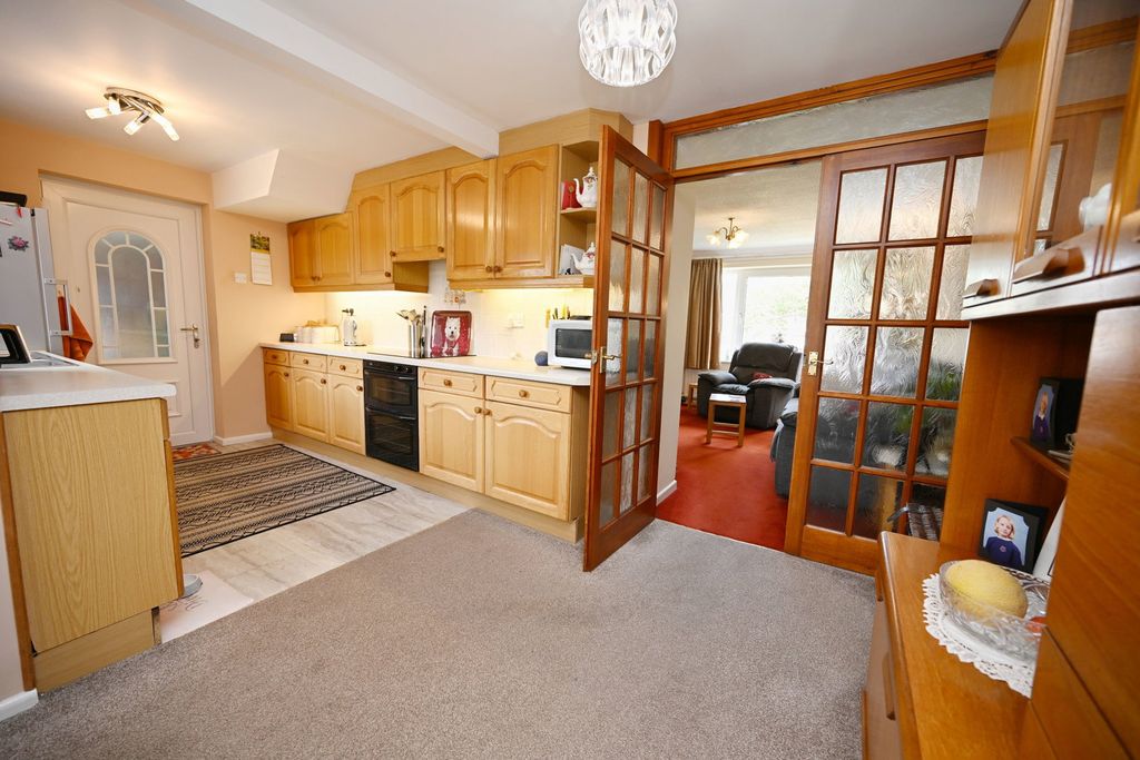 Property photo 3 of 19