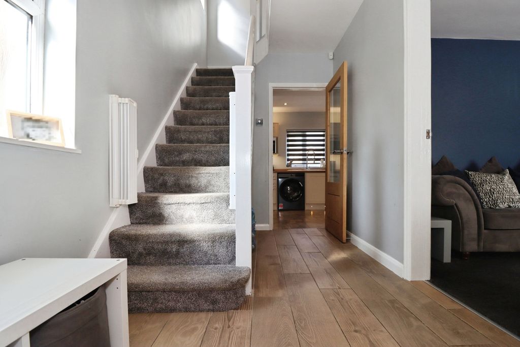 Property photo 3 of 20 Pbox-Img.Jpg