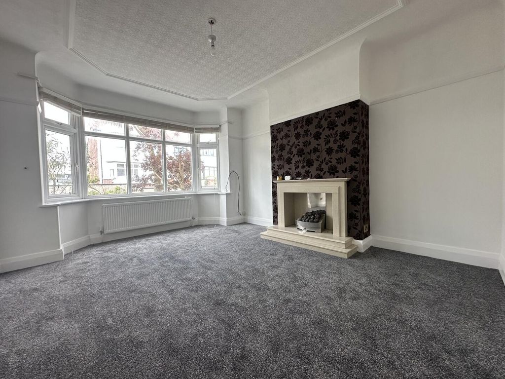 Property photo 2 of 10 Living Room