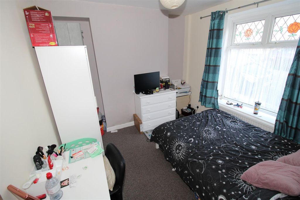 Property photo 3 of 6