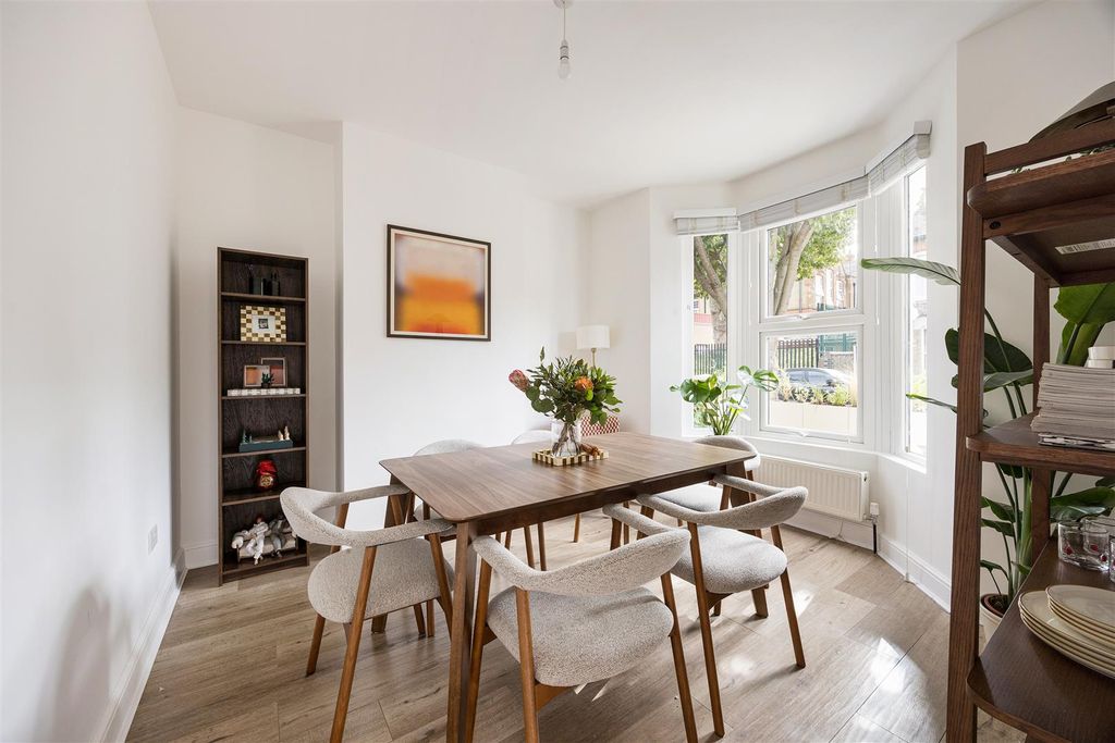 Property photo 3 of 51 Elsham Road, E11