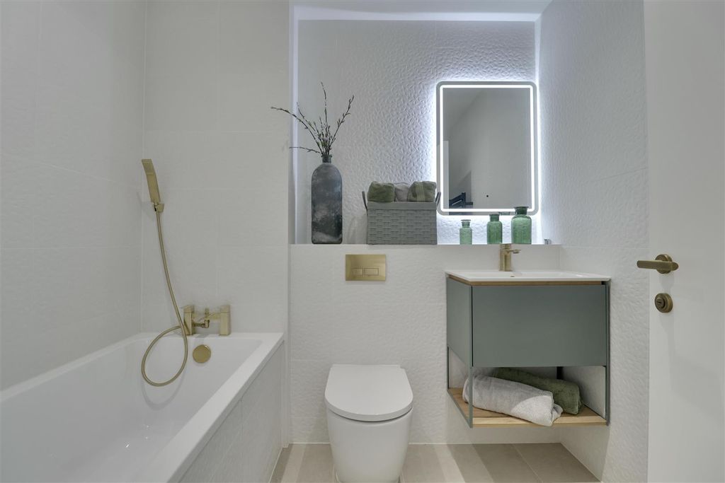 Property photo 2 of 14 90Fb55Fd-3F65-4Be0-Bc8D-A0C15C68Cbed_1_201_A.Jpeg