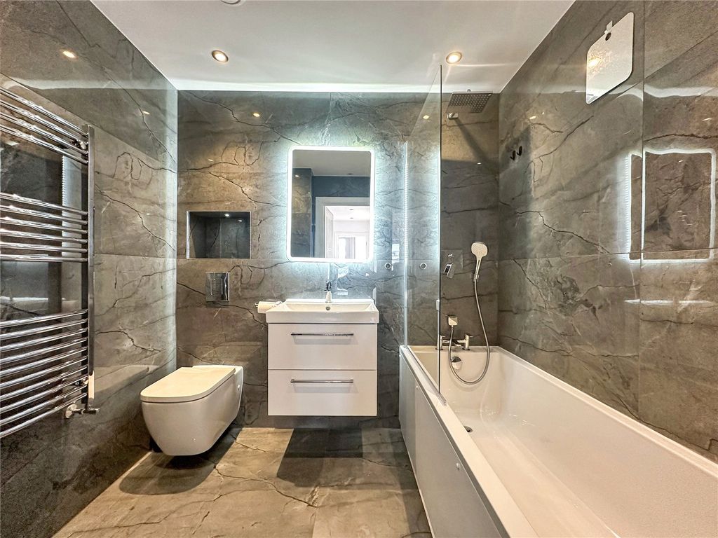 Property photo 2 of 9 Picture No. 22