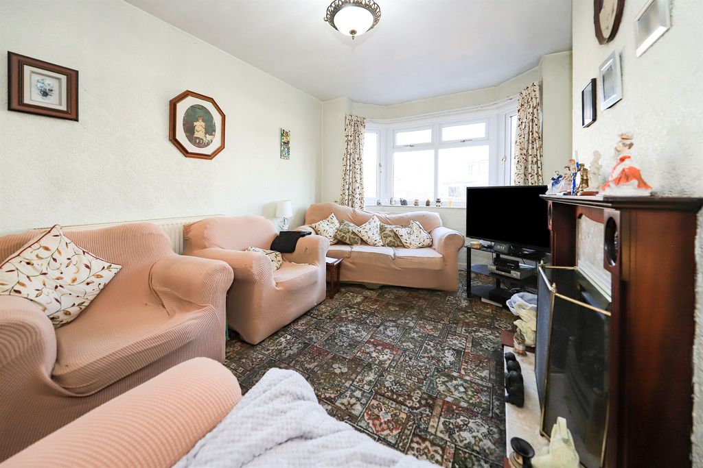 Property photo 3 of 16