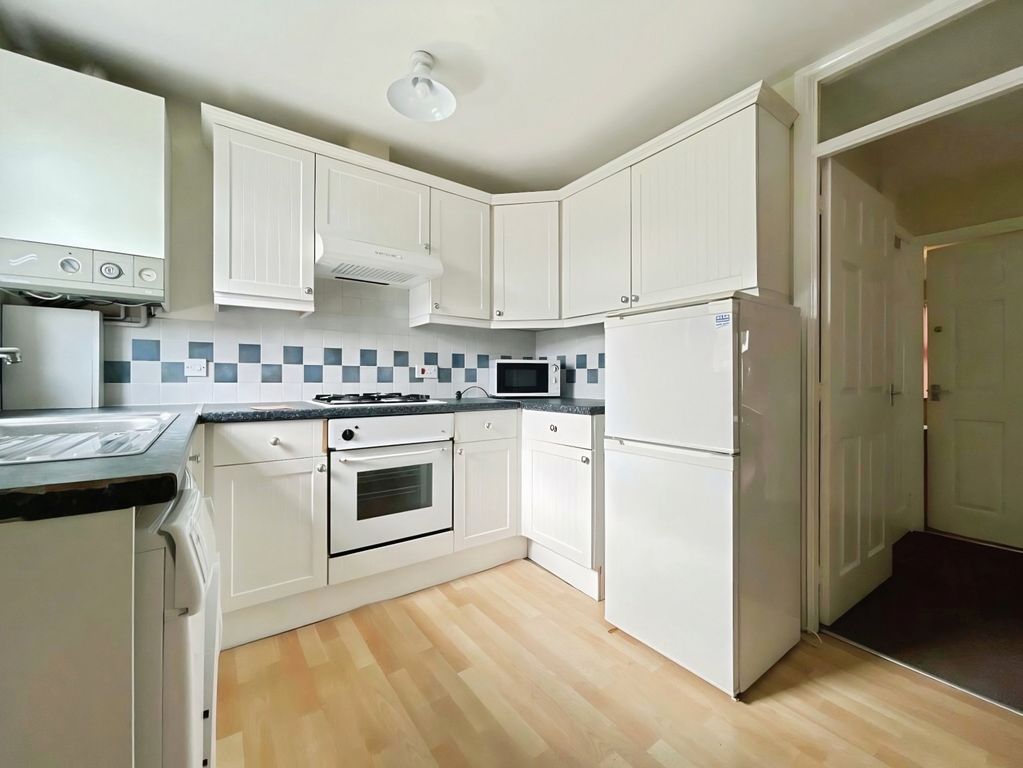 Property photo 2 of 10 Kitchen