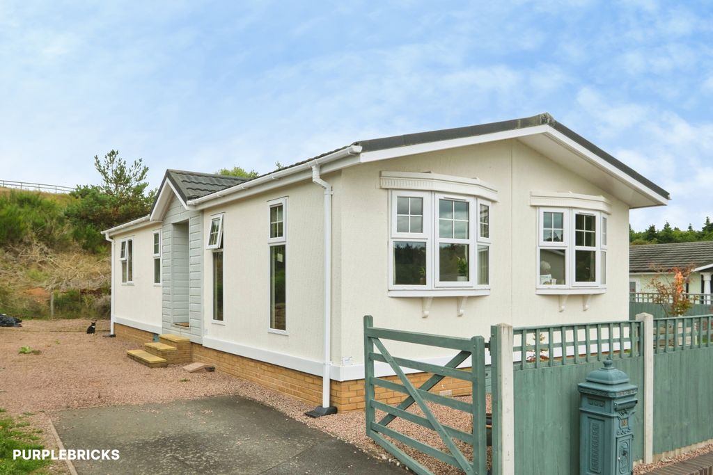 Property photo 1 of 32