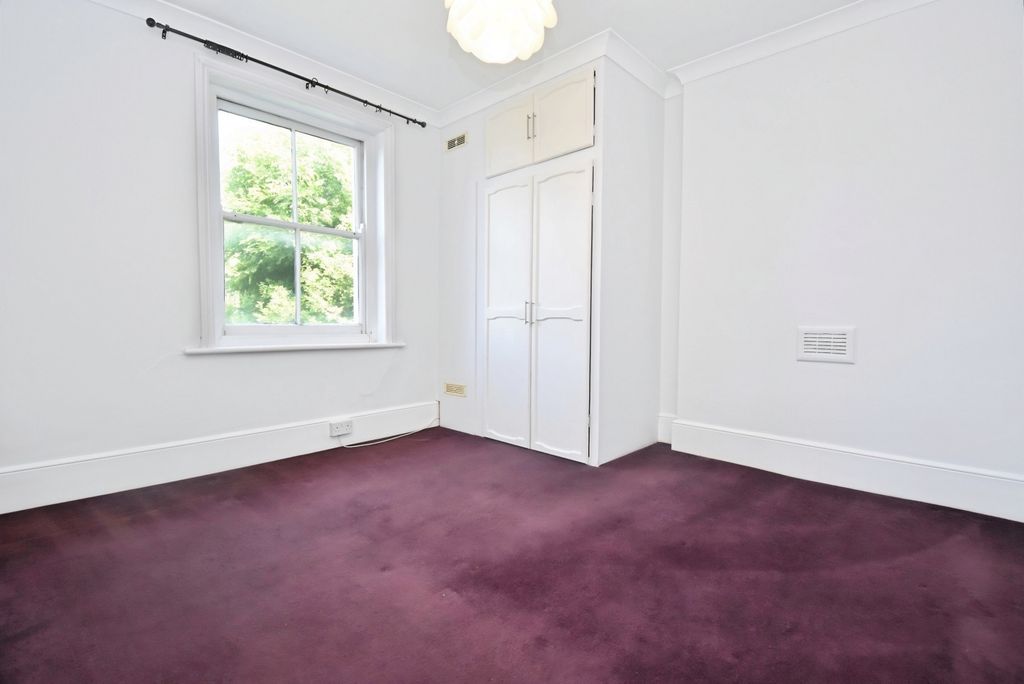 Property photo 3 of 6 Bedroom