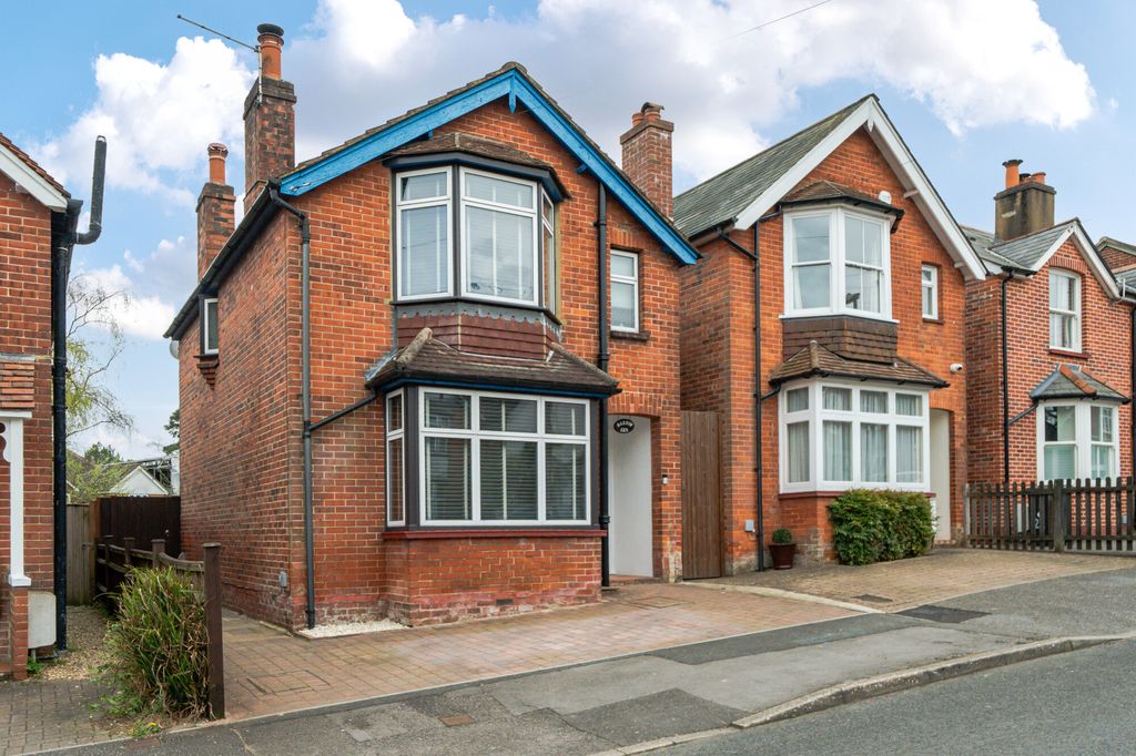 Property photo 1 of 16