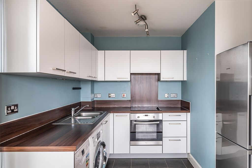 Property photo 3 of 20 Kitchen