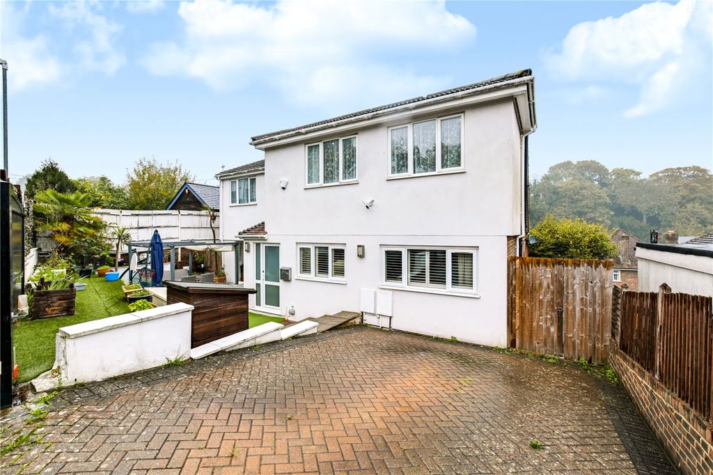 Property photo 1 of 29 Picture No. 08