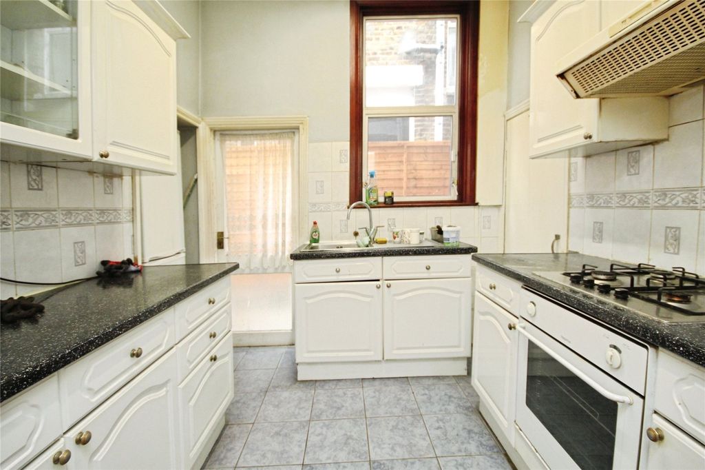 Property photo 2 of 13 Picture No. 11