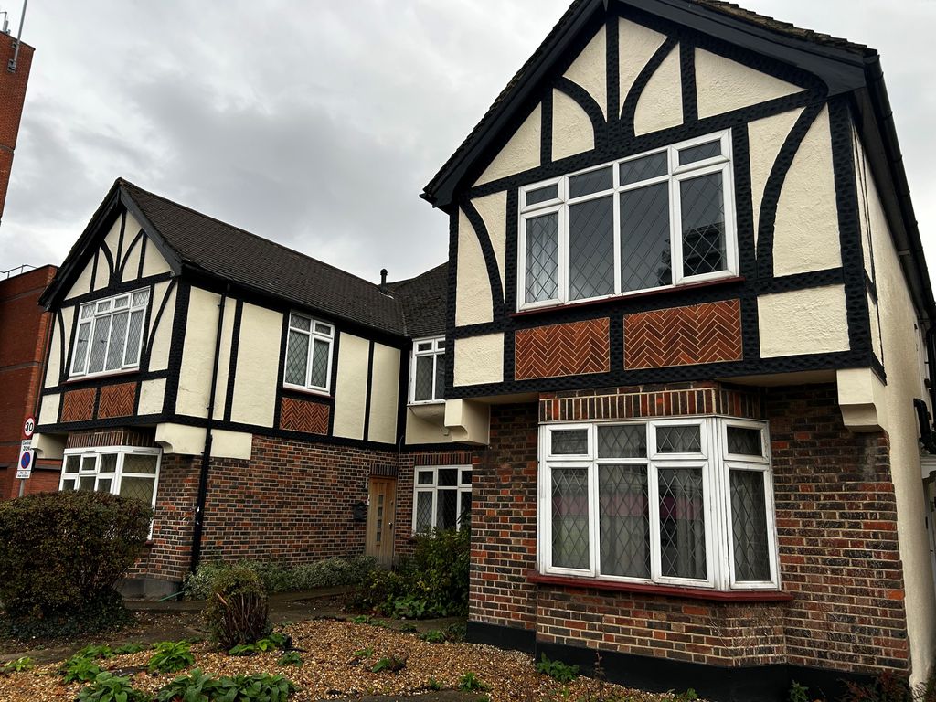 Property photo 1 of 9