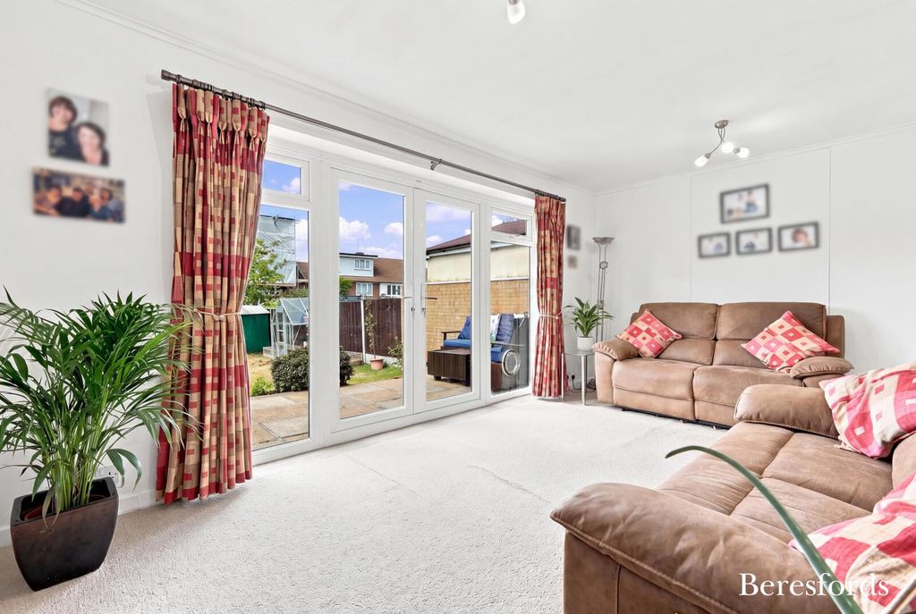 Property photo 2 of 17 Picture No. 27