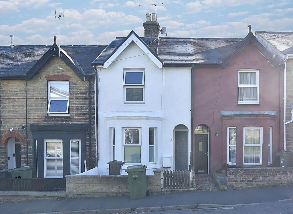 Property photo 1 of 9 Front (Exterior)