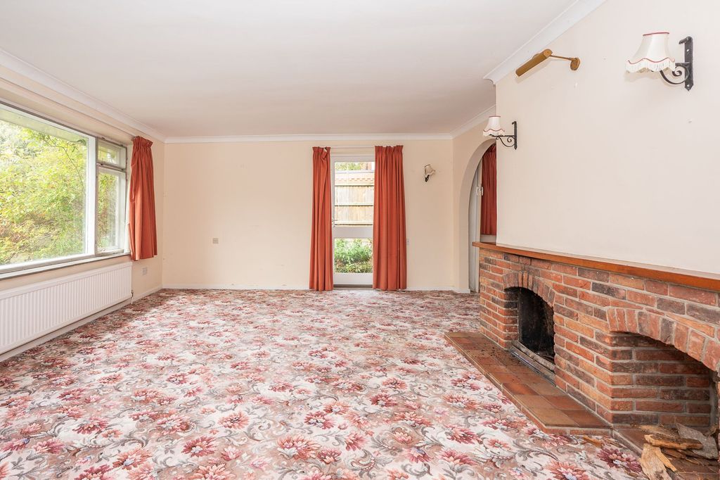 Property photo 2 of 17